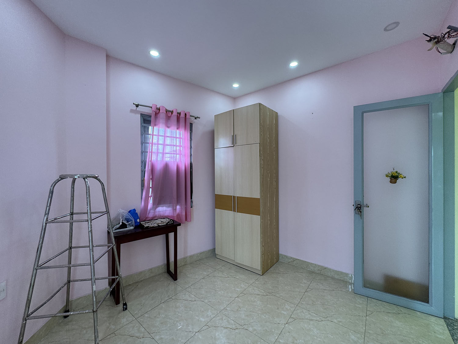 Nhà phố 3 lầu, góc 2 mặt tiền hêm 6m khu cao cấp Hồ Biểu Chánh, hẻm thông ra HVBánh, LVSỹ, Q.PNhuận